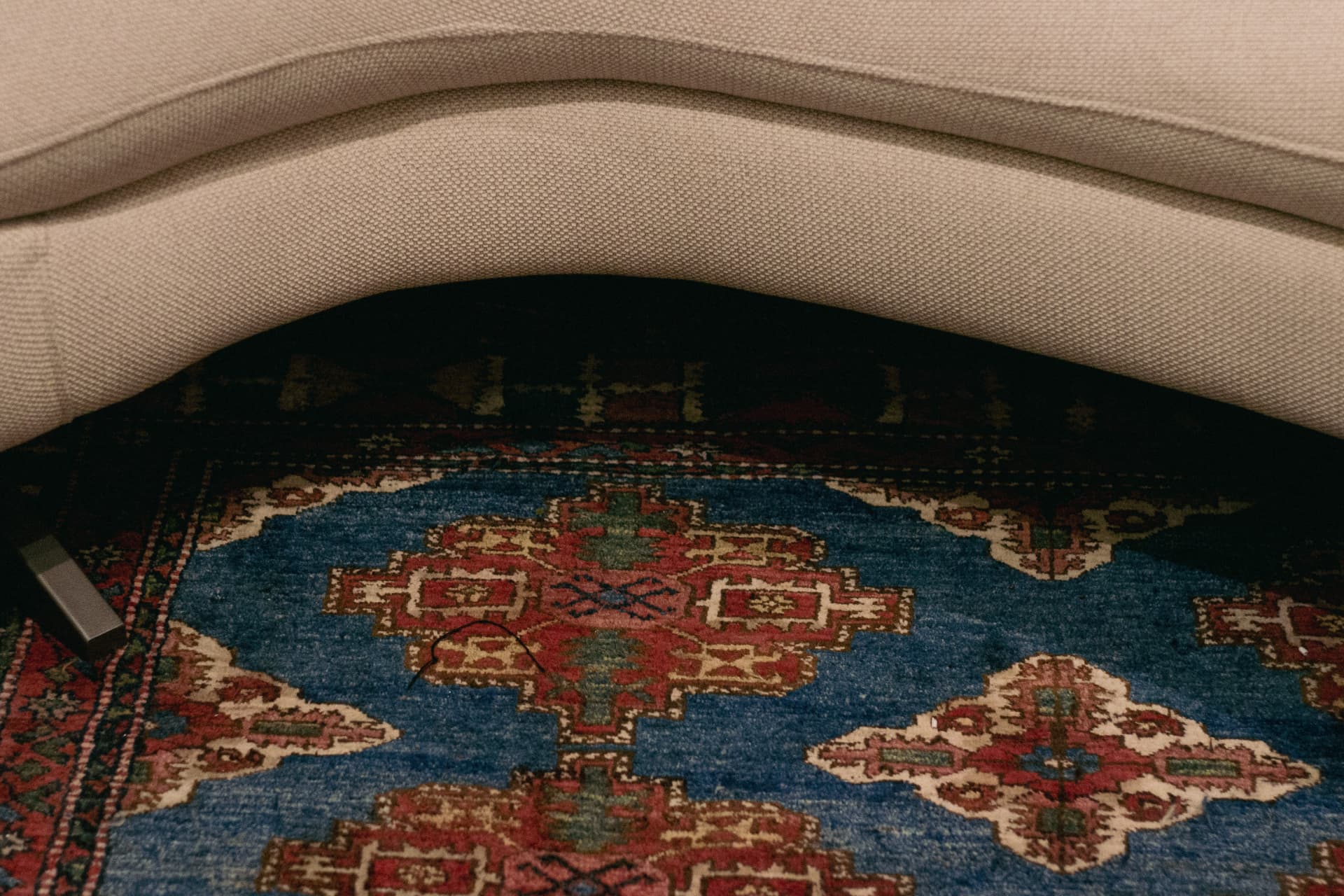 Textura e tapete em ambiente Essenza